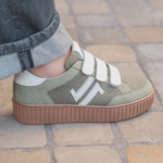 BASKETS FEMME KAKI & SEMELLE MARRON – STYLE TENDANCE
