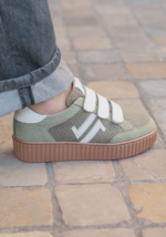 BASKETS FEMME KAKI & SEMELLE MARRON – STYLE TENDANCE