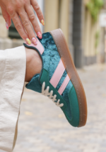 BASKETS VERTES ET ROSES A LACETS – Image 3