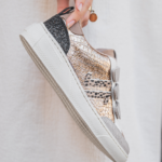 BASKETS FEMME DORÉES & NOIR – LOOK CHIC ET CONFORT