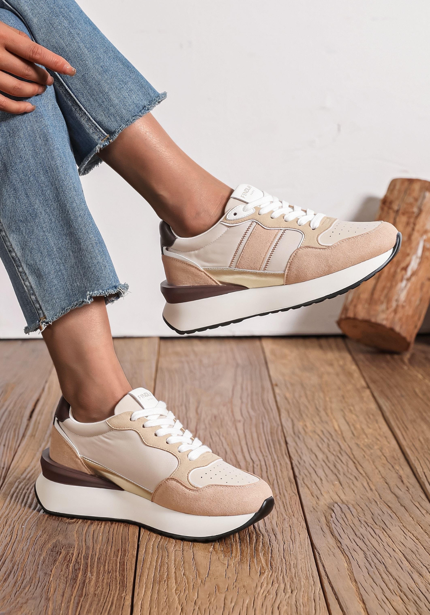 PHOTOSPRODUITS-2025-10-10T142649.251.png BASKETS FEMME BEIGE ET BLANCHE COMPENSÉES - STYLE CASUAL CHIC – Image 1