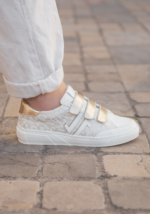 BASKETS FEMME BLANCHES & DORÉES À SCRATCH – STYLE CHIC