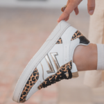 BASKETS FEMME LÉOPARD & DORÉ – STYLE CASUAL CHIC