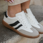 SNEAKERS BLANCHES FEMME STYLE RÉTRO AVEC SEMELLE GOMME