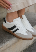 SNEAKERS BLANCHES FEMME STYLE RÉTRO AVEC SEMELLE GOMME