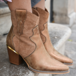 BOTTINES COWBOY CAMEL À TALON