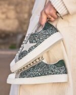 BASKETS PAILLETÉES VERT ET ARGENT AVEC ÉTOILE GRISE