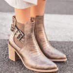 BOTTINES CROCO MÉTALLISÉES – L’ÉLÉGANCE AUDACIEUSE