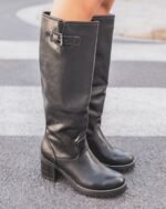 BOTTES HAUTES À TALONS & BOUCLE ÉLÉGANTE