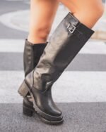 BOTTES HAUTES À TALONS & BOUCLE ÉLÉGANTE – Image 3