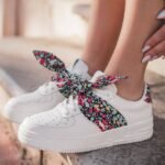 BASKETS FEMME BLANCHES AVEC NŒUD IMPRIMÉ – STYLE TENDANCE