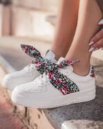 BASKETS FEMME BLANCHES AVEC NŒUD IMPRIMÉ – STYLE TENDANCE