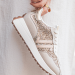 BASKETS FEMME PAILLETÉES DORÉES – LOOK CHIC & CONFORT