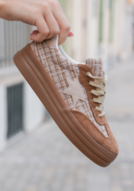 BASKETS BEIGE ET BLANCHE À ÉTOILE – Image 3