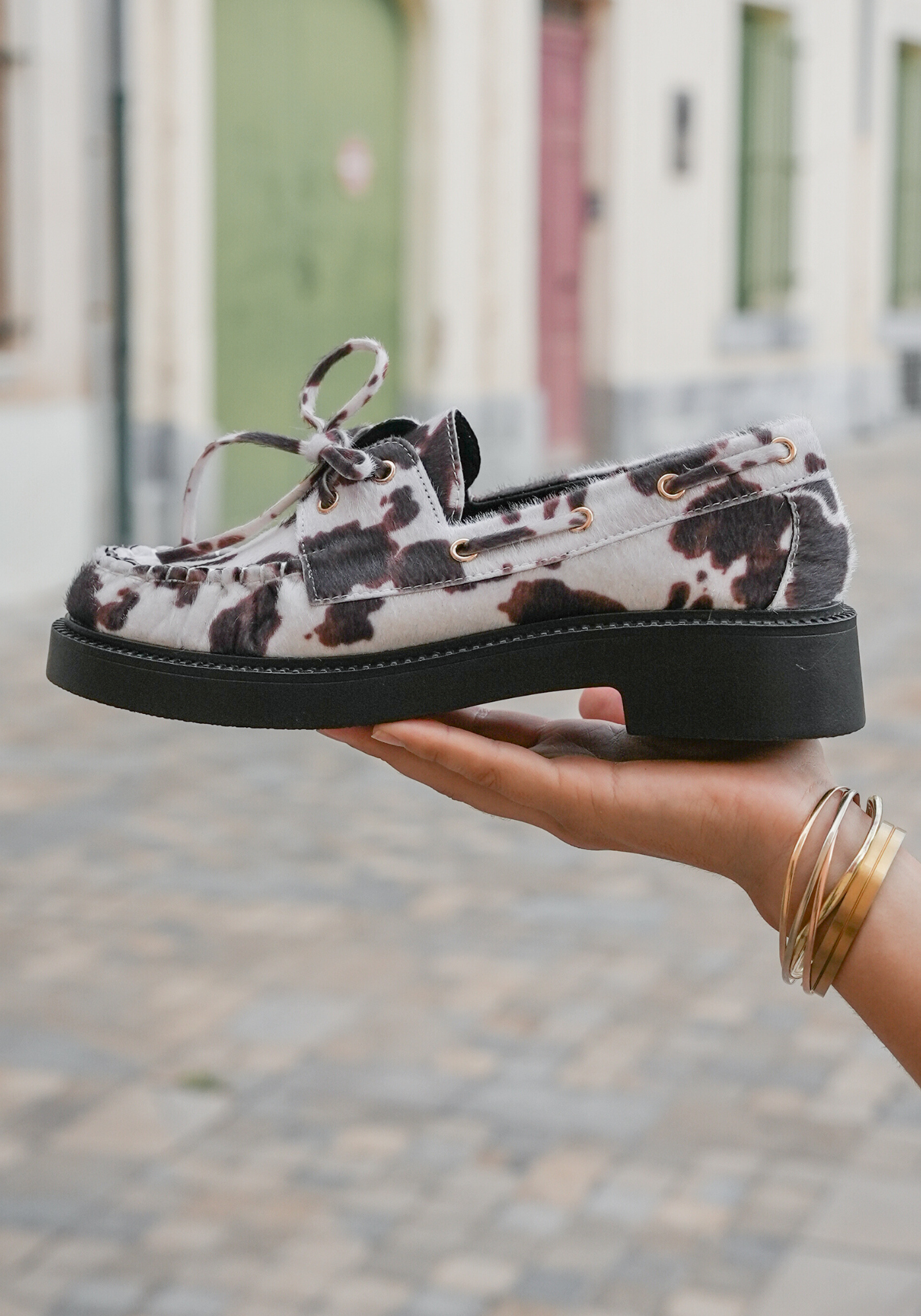 hoesita_-_2025-08-30T110116.950.png DERBIES IMPRIMÉ ANIMALIER – STYLE AUDACIEUX – Image 1