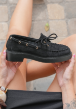 MOCASSINS NOIRS AVEC LACETS – STYLE INTEMPOREL