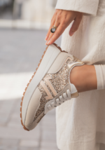 BASKETS FEMME PAILLETÉES DORÉES – LOOK CHIC & CONFORT – Image 2
