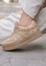 BASKETS BEIGE TEXTURÉES AVEC SEMELLE ÉPAISSE
