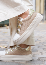 BASKETS PLATFORM BEIGE ET BLANCHE À SCRATCH