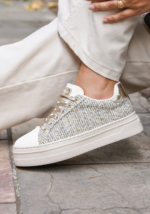 BASKETS CHIC EN TWEED DORÉ ET BLANC – Image 2