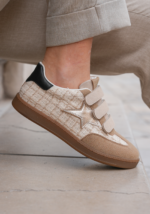 BASKETS BEIGE AVEC ÉTOILE ARGENTÉE ET SCRATCHS – Image 2
