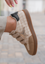 BASKETS BEIGE AVEC ÉTOILE ARGENTÉE ET SCRATCHS – Image 3