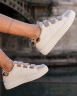 BASKETS FEMME BLANCHES & DORÉES À SCRATCH – DÉTAIL LÉOPARD