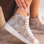 BASKETS MONTANTES FEMME TAUPE & LÉOPARD – STYLE AUDACIEUX & TENDANCE